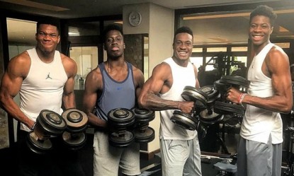 &Omicron;&iota; Antetokounbros &laquo;&lambda;&iota;ώ&nu;&omicron;&upsilon;&nu;&raquo; &kappa;&alpha;&lambda;&omicron;&kappa;&alpha;&iota;&rho;&iota;ά&tau;&iota;&kappa;&alpha; &sigma;&tau;&omicron; &gamma;&upsilon;&mu;&nu;&alpha;&sigma;&tau;ή&rho;&iota;&omicron;!