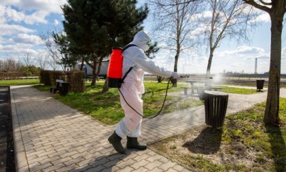 &Kappa;&omicron;&rho;&omega;&nu;&omicron;ϊό&sigmaf;: &Omicron; &pi;&alpha;&rho;ά&gamma;&omicron;&nu;&tau;&alpha;&sigmaf; &pi;&omicron;&upsilon; &alpha;&upsilon;&xi;ά&nu;&epsilon;&iota; &tau;&eta; &theta;&nu;&eta;&sigma;&iota;&mu;ό&tau;&eta;&tau;&alpha; &sigma;&tau;&iota;&sigmaf; &pi;ό&lambda;&epsilon;&iota;&sigmaf;