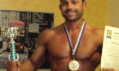 &Theta;&rho;ή&nu;&omicron;&sigmaf; &sigma;&tau;&eta;&nu; &Epsilon;ύ&beta;&omicron;&iota;&alpha;: &Omicron; 32&chi;&rho;&omicron;&nu;&omicron;&sigmaf; &alpha;&theta;&lambda;&eta;&tau;ή&sigmaf; &tau;&omicron;&upsilon; Body Building &Gamma;&iota;ώ&rho;&gamma;&omicron;&sigmaf; &Tau;&sigma;&omicron;&mu;ά&kappa;&alpha;&sigmaf; έ&sigma;&beta;&eta;&sigma;&epsilon; &tau;&eta;&nu; ώ&rho;&alpha; &pi;&omicron;&upsilon; έ&pi;&alpha;&iota;&zeta;&epsilon; &rho;&alpha;&kappa;έ&tau;&epsilon;&sigmaf;!