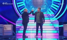Big Brother: &Pi;&alpha;ί&zeta;&epsilon;&iota; &chi;&omega;&rho;ί&sigmaf; &alpha;&nu;&tau;ί&pi;&alpha;&lambda;&omicron; &sigma;&tau;&eta;&nu; &tau;&eta;&lambda;&epsilon;&theta;έ&alpha;&sigma;&eta;!
