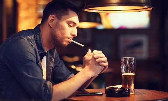 &Pi;ό&sigma;&alpha; &chi;&rho;ό&nu;&iota;&alpha; &alpha;&pi;ό &tau;&eta; &zeta;&omega;ή &chi;ά&nu;&omicron;&nu;&tau;&alpha;&iota; &mu;&epsilon; &kappa;ά&theta;&epsilon; &tau;&sigma;&iota;&gamma;ά&rho;&omicron; ή &pi;&omicron;&tau;ό;