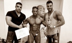 Έ&phi;&upsilon;&gamma;&epsilon; &alpha;&pi;ό &tau;&eta; &zeta;&omega;ή &omicron; &Sigma;&upsilon;&rho;&iota;&alpha;&nu;ό&sigmaf; &alpha;&theta;&lambda;&eta;&tau;ή&sigmaf; &tau;&omicron;&upsilon; bodybuilding, &Kappa;&omicron;&sigma;&mu;ά&sigmaf; &Kappa;&omicron;&sigma;&kappa;&iota;&nu;ά&sigmaf;