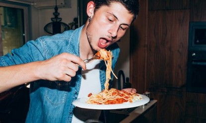 &Epsilon;ί&sigma;&alpha;&iota; &laquo;&mu;&alpha;&kappa;&alpha;&rho;&omicron;&nu;ά&sigmaf;&raquo;; &Tau;&iota; &sigma;&eta;&mu;&alpha;ί&nu;&epsilon;&iota; &alpha;&upsilon;&tau;ό &gamma;&iota;&alpha; &tau;&eta;&nu; &upsilon;&gamma;&epsilon;ί&alpha; &sigma;&omicron;&upsilon;;