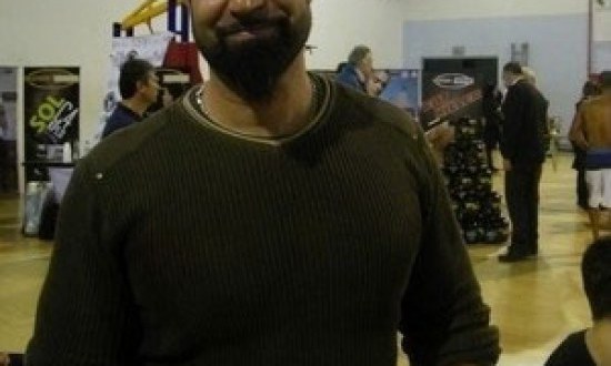 Συνέντευξη: Μανώλης Καραμανλάκης: "Δουλεύω για να επιστρέψω στη σκηνή"