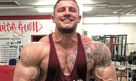 Ο bodybuilder που τρώει μισό κιλό κρέας και 19 αυγά τη μέρα!