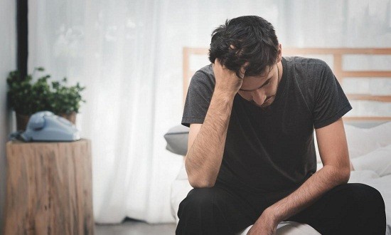 &Gamma;&iota;&alpha;&tau;ί &delta;&epsilon; &sigma;&omicron;&upsilon; &laquo;&sigma;&eta;&kappa;ώ&nu;&epsilon;&tau;&alpha;&iota;&raquo;;