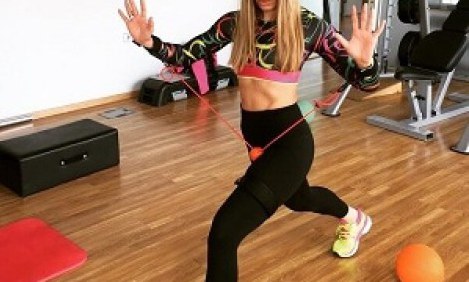 Tips &alpha;&pi;ό &tau;&eta;&nu; &Epsilon;&lambda;έ&nu;&eta; &Pi;&epsilon;&tau;&rho;&omicron;&upsilon;&lambda;ά&kappa;&eta; &gamma;&iota;&alpha; &nu;&alpha; &nu;&iota;&kappa;ή&sigma;&epsilon;&tau;&epsilon; &tau;&eta; &kappa;&upsilon;&tau;&tau;&alpha;&rho;ί&tau;&iota;&delta;&alpha;