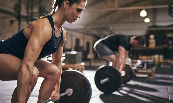 Deadlifts: 10 &lambda;ό&gamma;&omicron;&iota; &gamma;&iota;&alpha; &nu;&alpha; &pi;&iota;ά&sigma;&epsilon;&iota;&sigmaf; &tau;&eta;&nu; &mu;&pi;ά&rho;&alpha; &sigma;ή&mu;&epsilon;&rho;&alpha; &kappa;&iota;ό&lambda;&alpha;&sigmaf;!