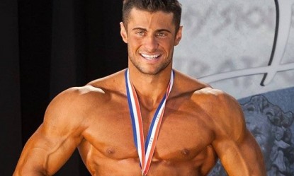 &Kappa;&omega;&nu;&sigma;&tau;&alpha;&nu;&tau;ί&nu;&omicron;&sigmaf; &Beta;&alpha;&sigma;ά&lambda;&omicron;&sigmaf;: &Omicron; &gamma;&omicron;&eta;&tau;&epsilon;&upsilon;&tau;&iota;&kappa;ό&sigmaf; &laquo;&mu;&alpha;&chi;&eta;&tau;ή&sigmaf;&raquo; &tau;&omicron;&upsilon; Survivor &kappa;&alpha;&iota; &tau;&omicron; bodybuilding!