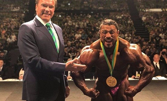 &Theta;&epsilon;&tau;&iota;&kappa;ό&sigmaf; &sigma;&tau;&omicron;&nu; Covid-19 o Roelly Winklaar, &omicron;&rho;&iota;&sigma;&tau;&iota;&kappa;ά &epsilon;&kappa;&tau;ό&sigmaf; Mr. Olympia!