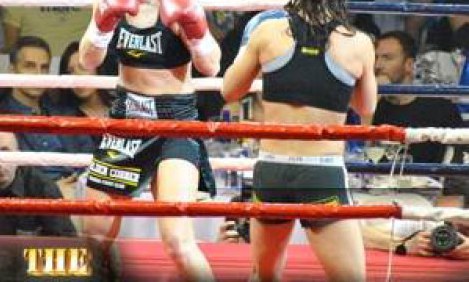 THE BATTLE IV: &Sigma;&pi;&omicron;&upsilon;&delta;&alpha;ί&alpha; &nu;ί&kappa;&eta; &tau;&eta;&sigmaf; &Tau;&alpha;&sigma;ί&delta;&omicron;&upsilon; &sigma;&tau;&omicron;&nu; &pi;&rho;ώ&tau;&omicron; &tau;&eta;&sigmaf; &epsilon;&pi;&alpha;&gamma;&gamma;&epsilon;&lambda;&mu;&alpha;&tau;&iota;&kappa;ό &alpha;&gamma;ώ&nu;&alpha;