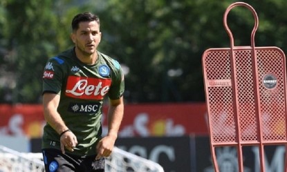 &Kappa;&omicron;&rho;&omega;&nu;&omicron;ϊό&sigmaf;: &Omicron; &Mu;&alpha;&nu;&omega;&lambda;ά&sigmaf; &pi;&rho;&omicron;&pi;&omicron;&nu;&epsilon;ί&tau;&alpha;&iota; &sigma;&tau;&omicron;&nu; &kappa;ή&pi;&omicron; &tau;&omicron;&upsilon; &sigma;&pi;&iota;&tau;&iota;&omicron;ύ &tau;&omicron;&upsilon; (videos)