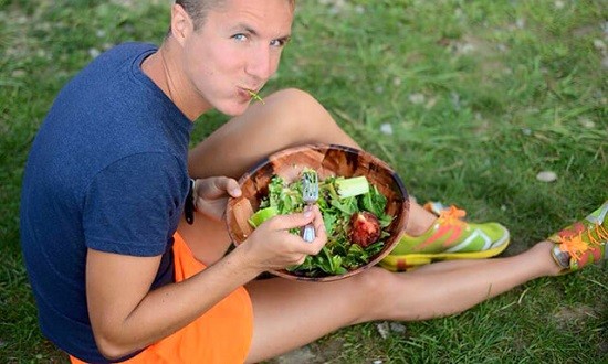 &Mu;&iota;&alpha; &epsilon;ύ&kappa;&omicron;&lambda;&eta; &delta;ί&alpha;&iota;&tau;&alpha; &gamma;&iota;&alpha; &tau;&omicron;&upsilon;&sigmaf; &lambda;ά&tau;&rho;&epsilon;&iota;&sigmaf; &tau;&eta;&sigmaf; &sigma;&alpha;&lambda;ά&tau;&alpha;&sigmaf;