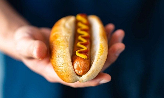 &Tau;&omicron; &mu;έ&gamma;&epsilon;&theta;&omicron;&sigmaf; &tau;&omicron;&upsilon; &pi;έ&omicron;&upsilon;&sigmaf; &phi;&alpha;ί&nu;&epsilon;&tau;&alpha;&iota; &alpha;&pi;ό &tau;&alpha; &chi;έ&rho;&iota;&alpha;: &Mu;ύ&theta;&omicron;&sigmaf; ή &pi;&rho;&alpha;&gamma;&mu;&alpha;&tau;&iota;&kappa;ό&tau;&eta;&tau;&alpha;