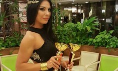 &Eta; &Iota;&nu;&nu;&alpha; &Iota;&nu;&nu;ά&kappa;&iota; &kappa;&alpha;&iota; &sigma;ύ&sigma;&sigma;&omega;&mu;&eta; &eta; SugarBabes.tv &sigma;&tau;&eta;&nu; &Kappa;ύ&pi;&rho;&omicron;!