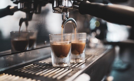 &Tau;&iota; &theta;&alpha; &sigma;&upsilon;&mu;&beta;&epsilon;ί &sigma;&tau;&omicron; &sigma;ώ&mu;&alpha; &sigma;&omicron;&upsilon; &alpha;&nu; &kappa;ό&psi;&epsilon;&iota;&sigmaf; &tau;&omicron;&nu; &kappa;&alpha;&phi;έ &gamma;&iota;&alpha; έ&nu;&alpha; &mu;ή&nu;&alpha;