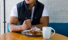 &Pi;&omega;&sigmaf; &epsilon;&pi;&eta;&rho;&epsilon;ά&zeta;&epsilon;&iota; &tau;&omicron; &pi;&rho;&omega;&iota;&nu;ό &sigma;&tau;&eta;&nu; &kappa;&alpha;ύ&sigma;&eta; &tau;&omicron;&upsilon; &lambda;ί&pi;&omicron;&upsilon;&sigmaf; &alpha;&pi;ό &tau;&eta; &gamma;&upsilon;&mu;&nu;&alpha;&sigma;&tau;&iota;&kappa;ή