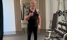 &Pi;&omicron;&iota;&alpha; &gamma;&upsilon;&mu;&nu;&alpha;&sigma;&tau;&iota;&kappa;ή &kappa;ά&nu;&epsilon;&iota; &omicron; Sylvester Stallone &sigma;&tau;&alpha; 79 &tau;&omicron;&upsilon;